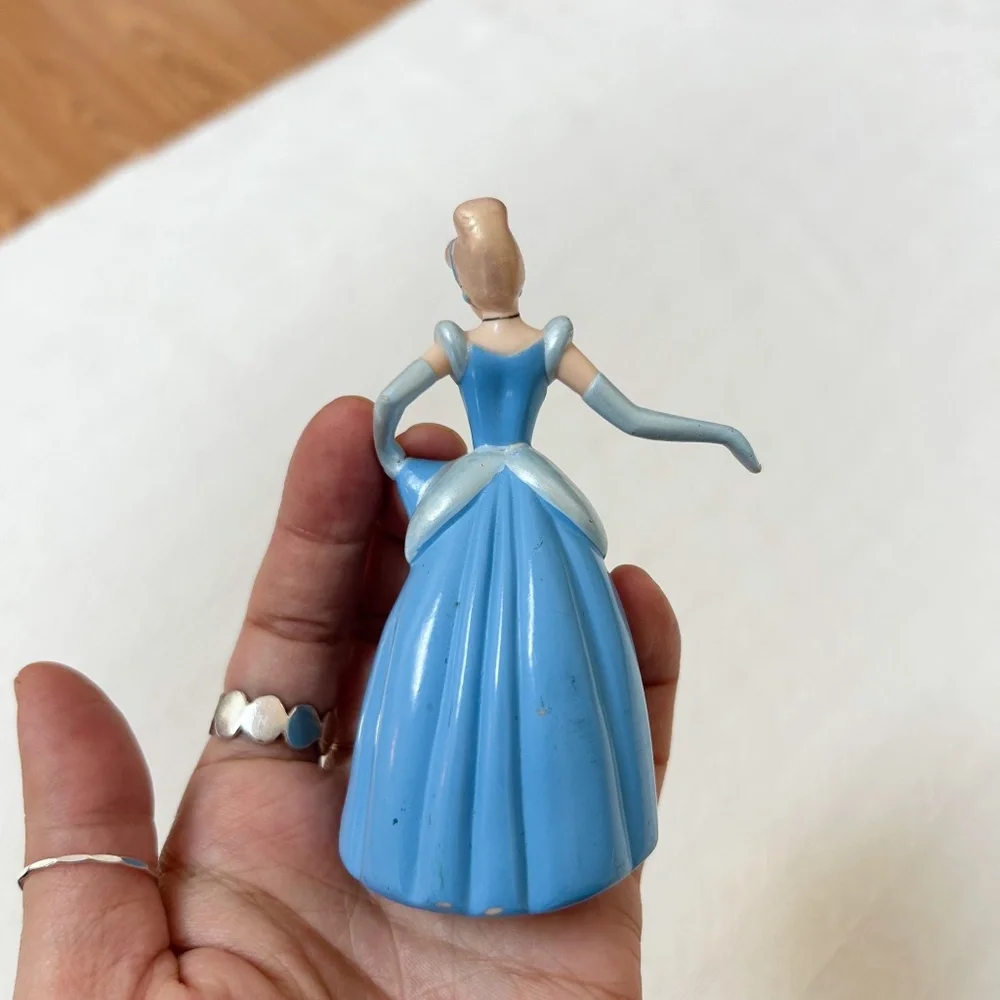 DISNEY Princess Cinderella Cake Topper - Blue dress, 4